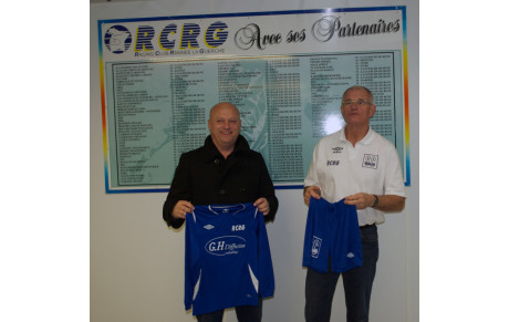 Ecole de foot - Nouveau jeu de maillots &quot;GH Diffusion&quot;