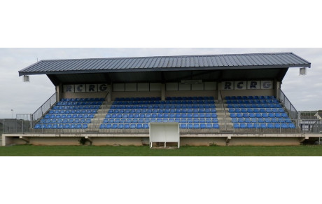 Une tribune aux couleurs du RCRG
